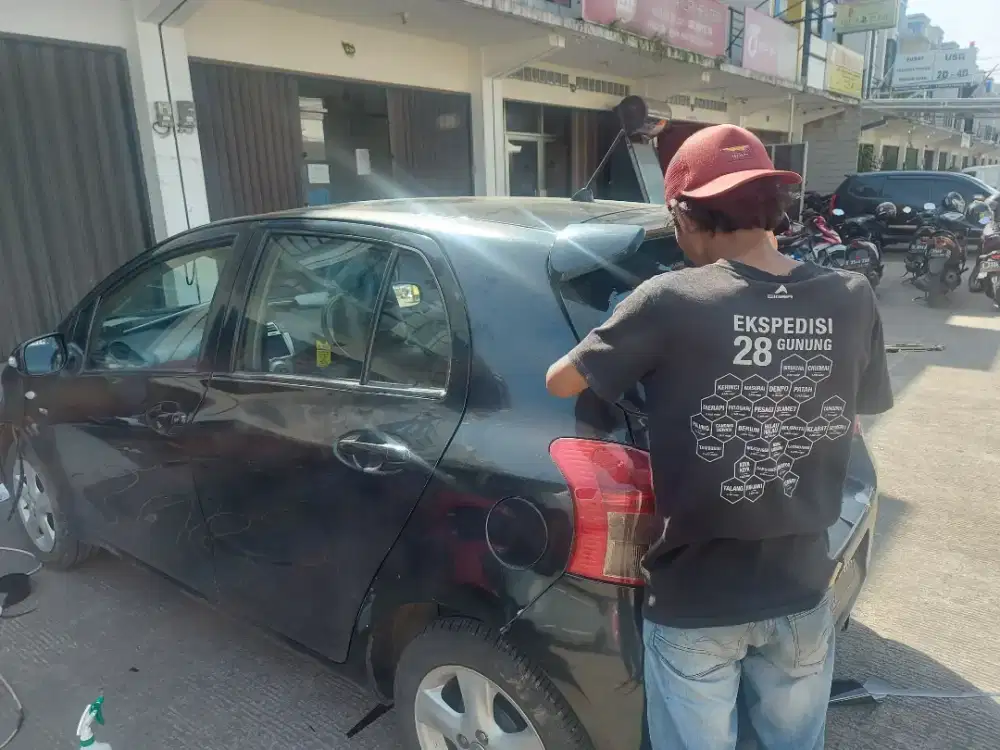 spesialis kaca film untuk mobil dan jendela rumah atau gedung