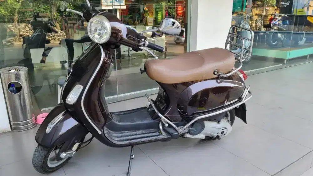 Vespa LX 150 3Vie Dark Brown
