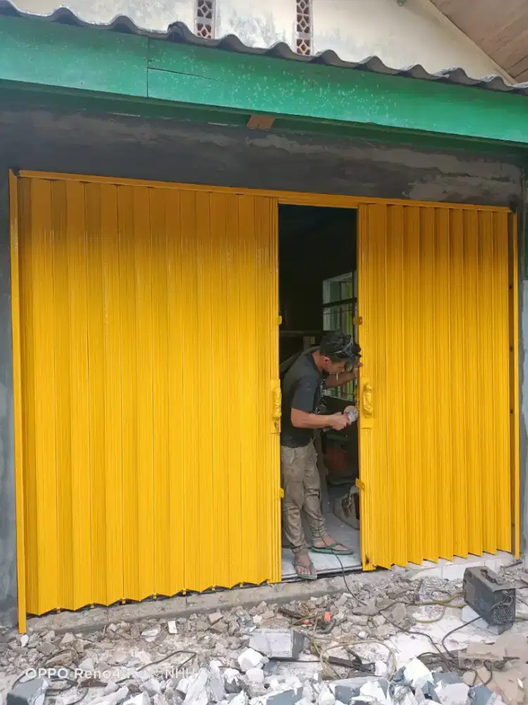 Folding gate dan rolling door