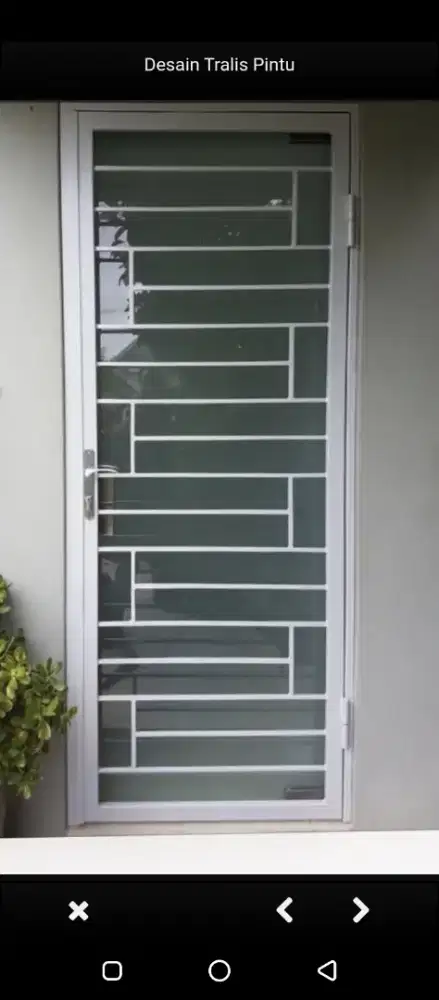 Pintu besi kawat nyamuk