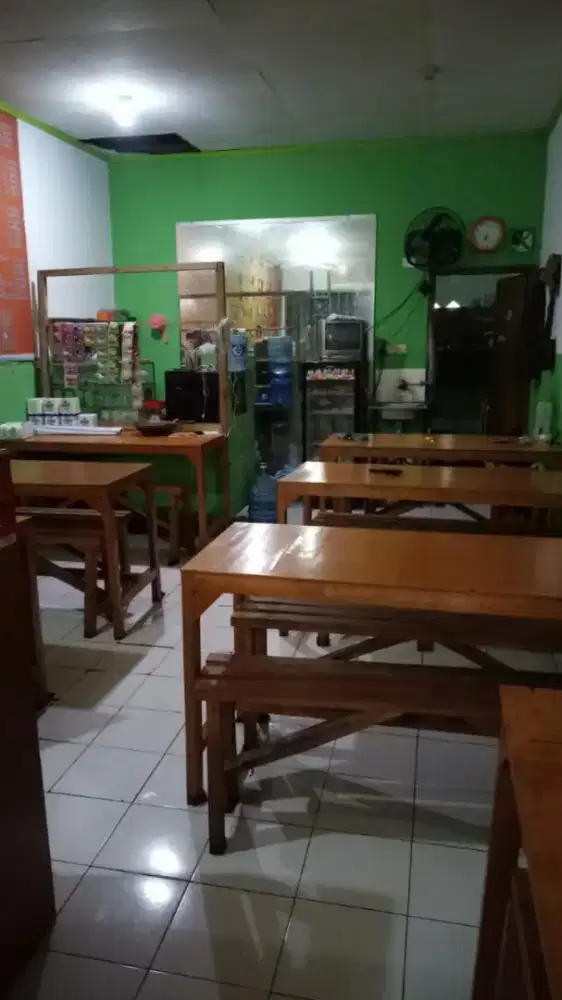 Tawarkan meja kursi bekas warung anda