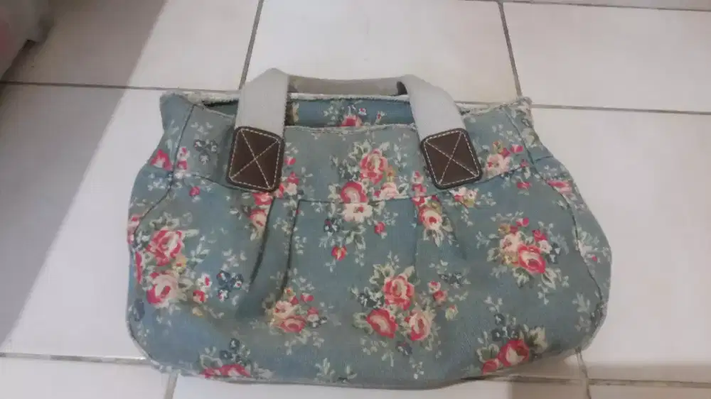 Tas tangan Cath Kidston