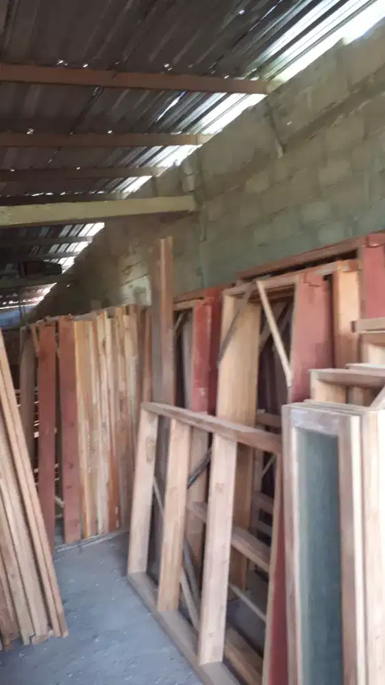 kusen kayu jati kering buat kamar