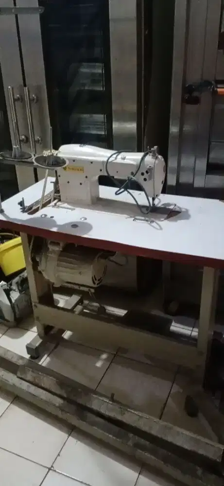 Mesin jahit SINGER 191D-20C belum pernah dipakai