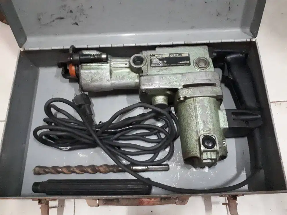 Hitachi hammer store drill pr38e