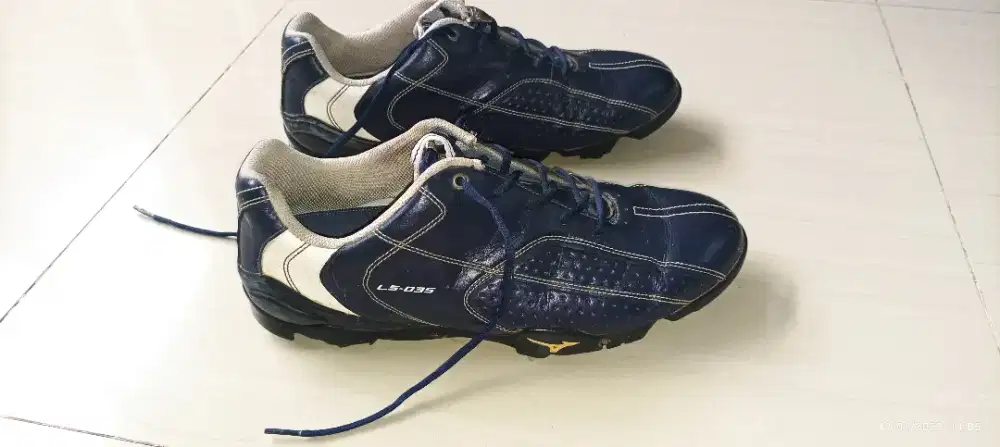 Sepatu golf deals mizuno