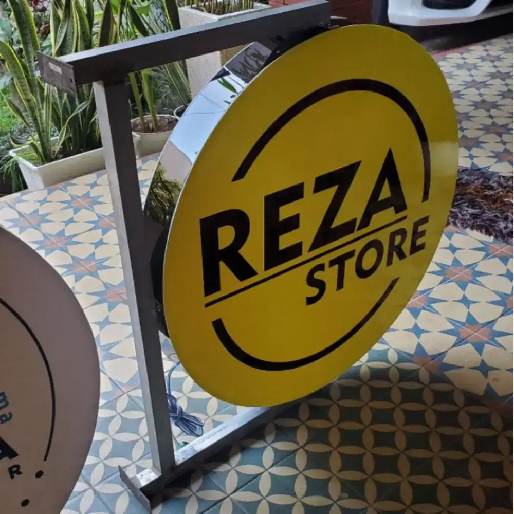 Neonbox Akrilik Bulat & Huruf Timbul LED