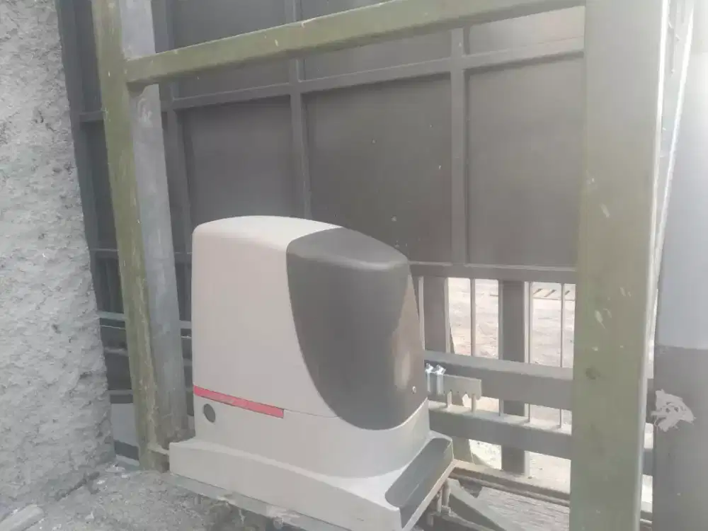 Mesin pintu pagar garasi gudang dan pabrik