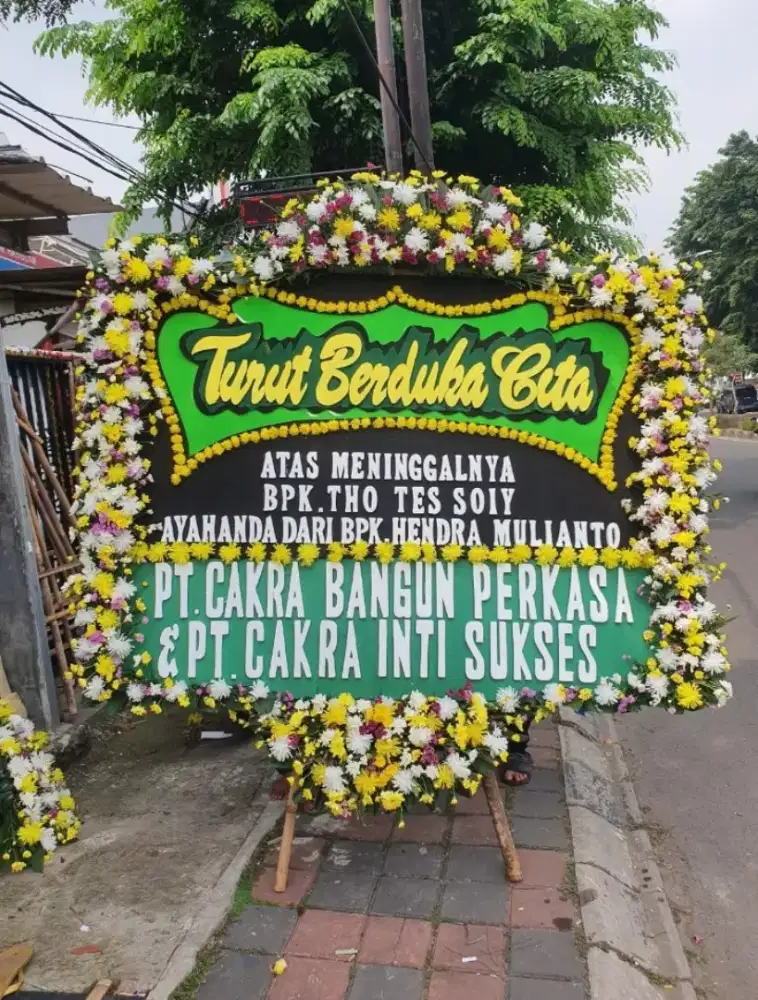 Karangan bunga papan duka cita full bunga