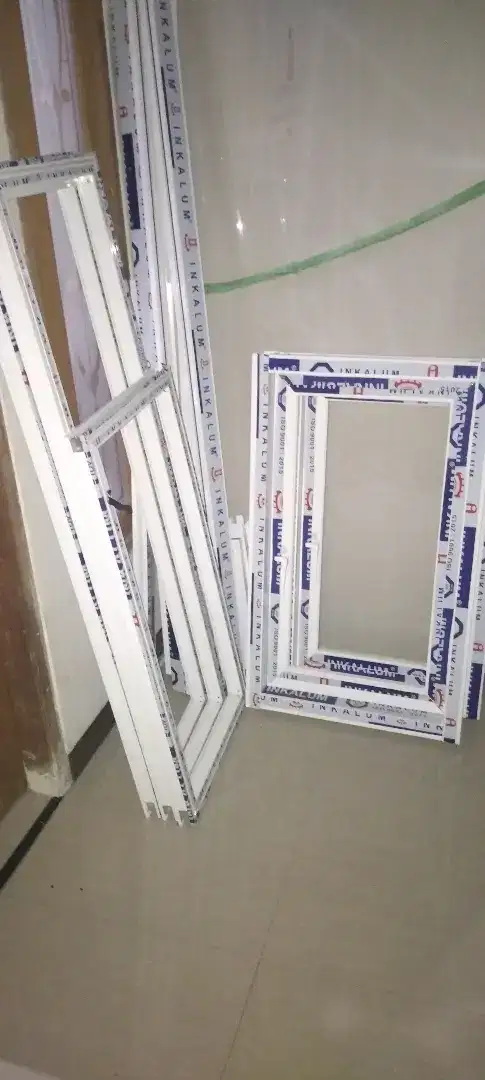 Kusen pintu aluminium