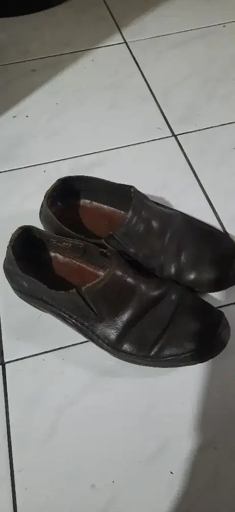 Sepatu kulit Merk Kickers Size 40 made in Portugal