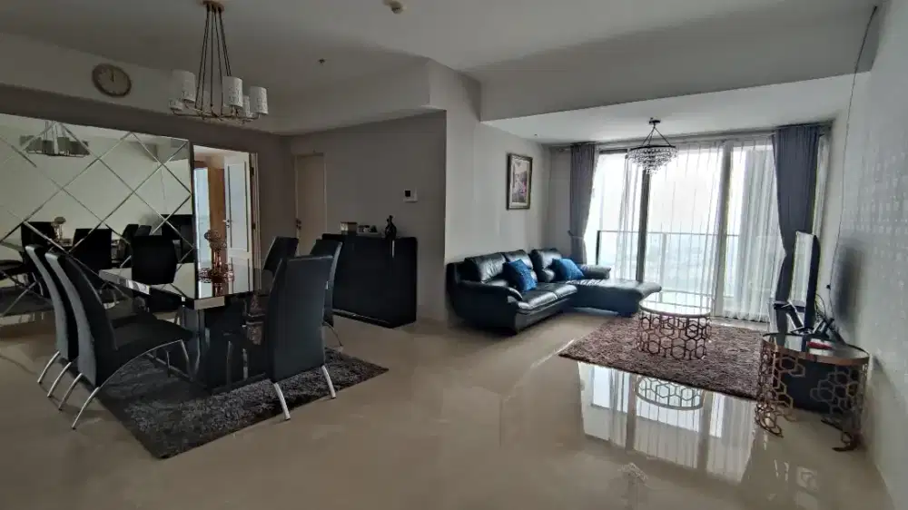 Disewakan apartemen the peak TP5 3br private lift paling murah
