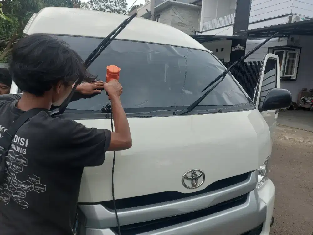 kaca film mobil panggilan ke tempat anda