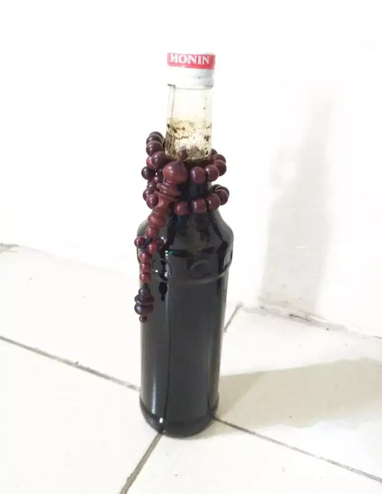 Madu Hitam murni lebah hutan liar pohon mahogny 750 ml