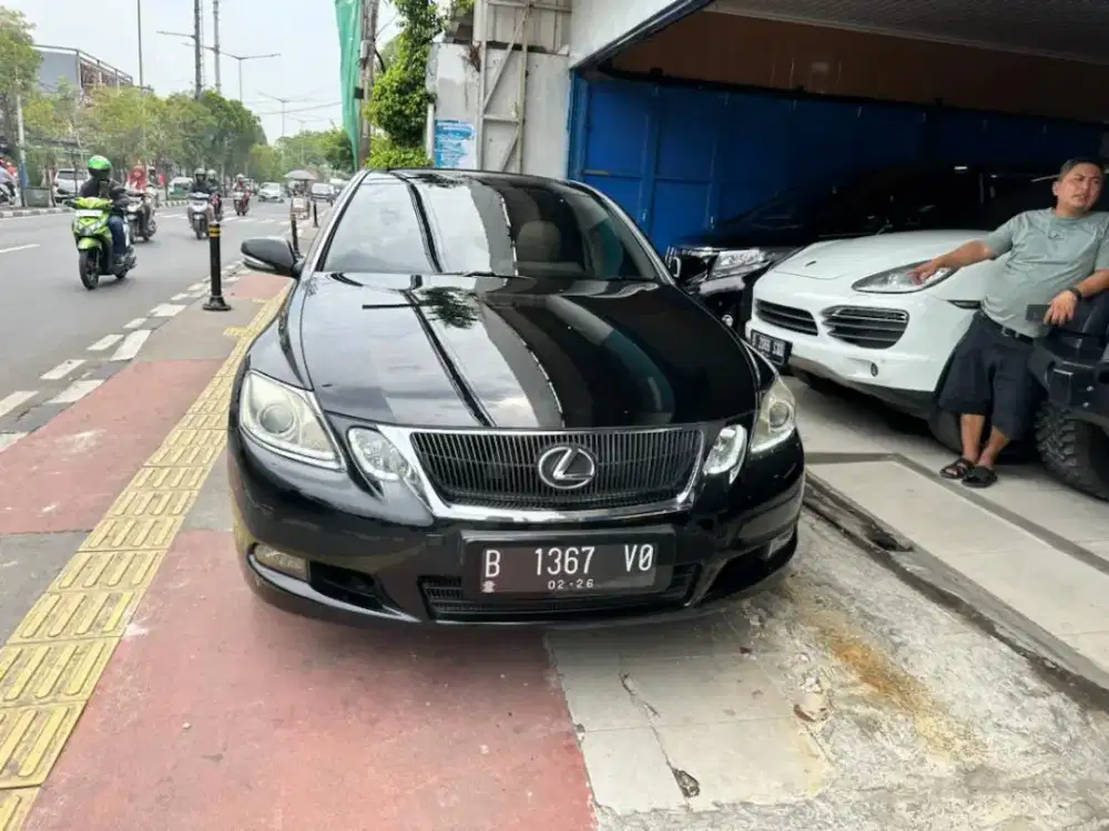 Lexus GS 300 th 2010 AT sunroof no mallfunction  Siap pakai