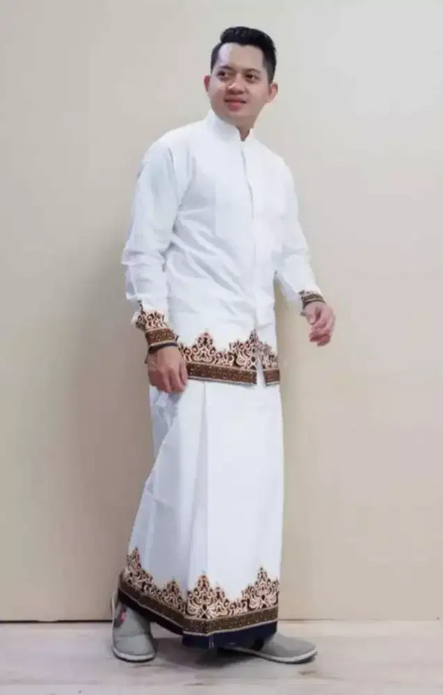 Setelan sarung kemeja batik solo