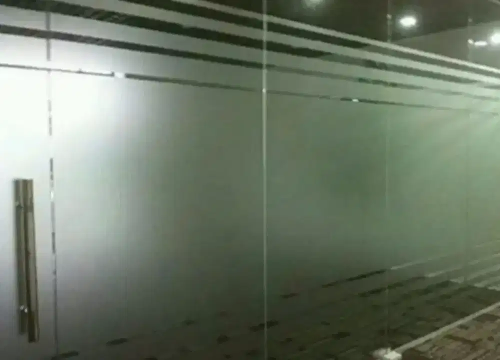 Stiker Sanblas dan kaca film hasil maksimal 80% gelap nya