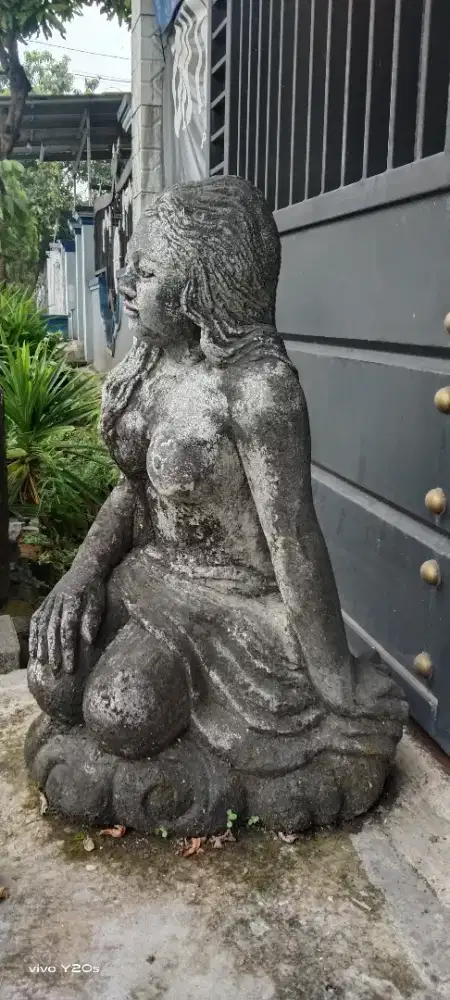 Patung wanita cantik