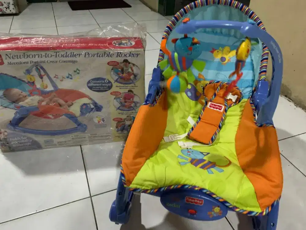 Fisher Price Newborn to Toddler portable Rocker second. Kondisi bagus