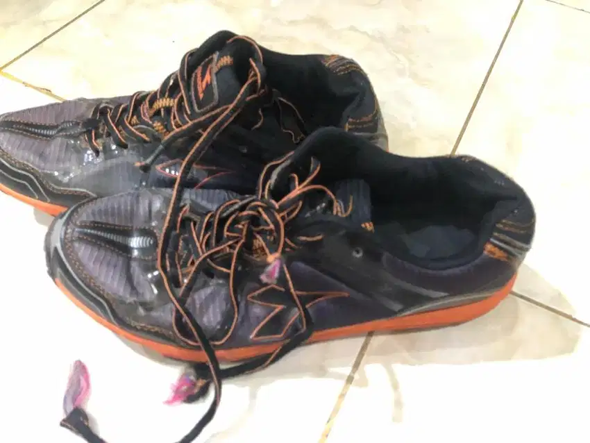 dijual sepatu merk Diadorra ( original ) jarang terpakai