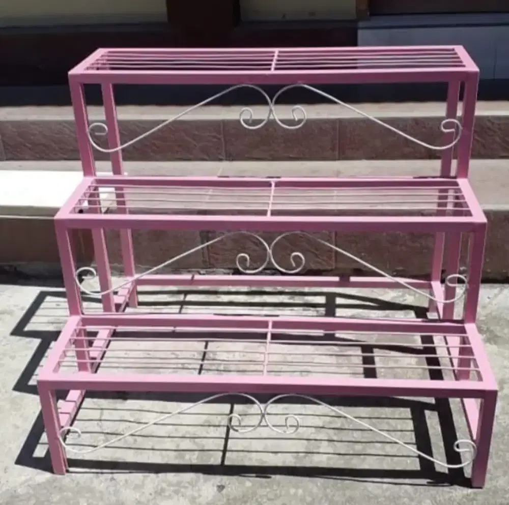 Rak standing pot bunga