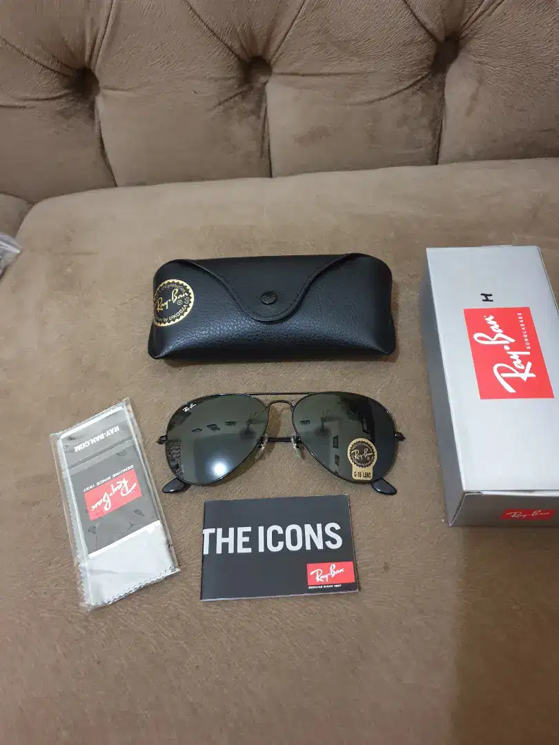 New .authentic kacamata .sunglasses ray-ban hitam