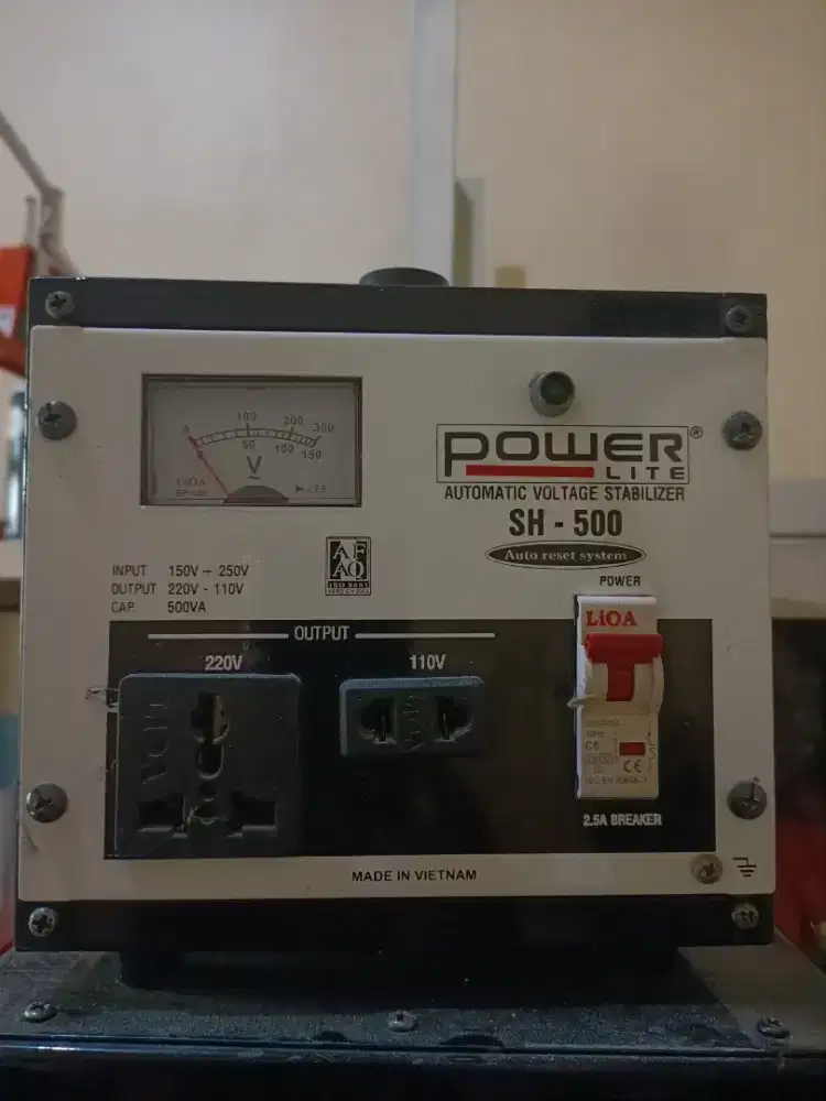 Stabilizer Powerlite 500 Watt like new