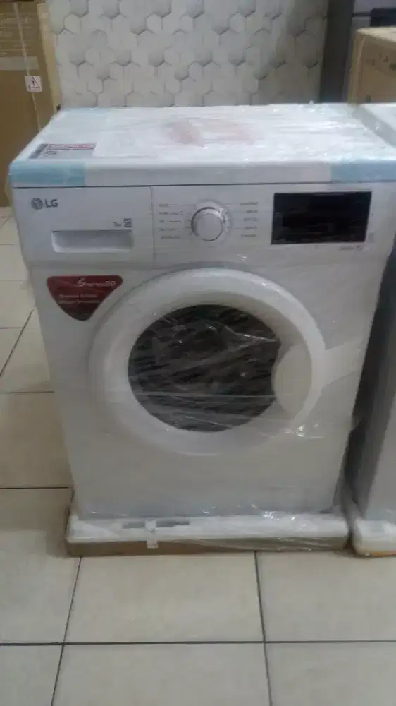Mesin cuci front loading LG 7kg