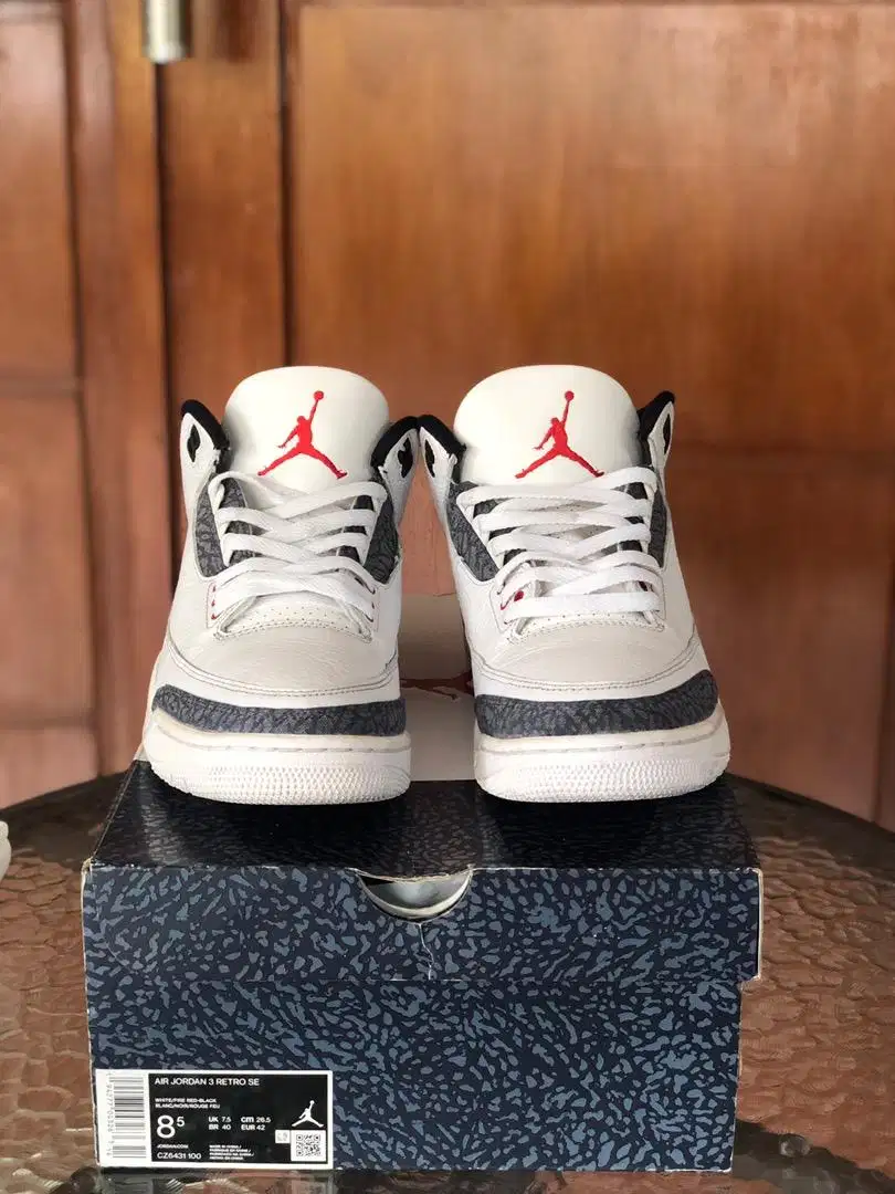 Air Jordan 3 Retro SE Fire Red Denim