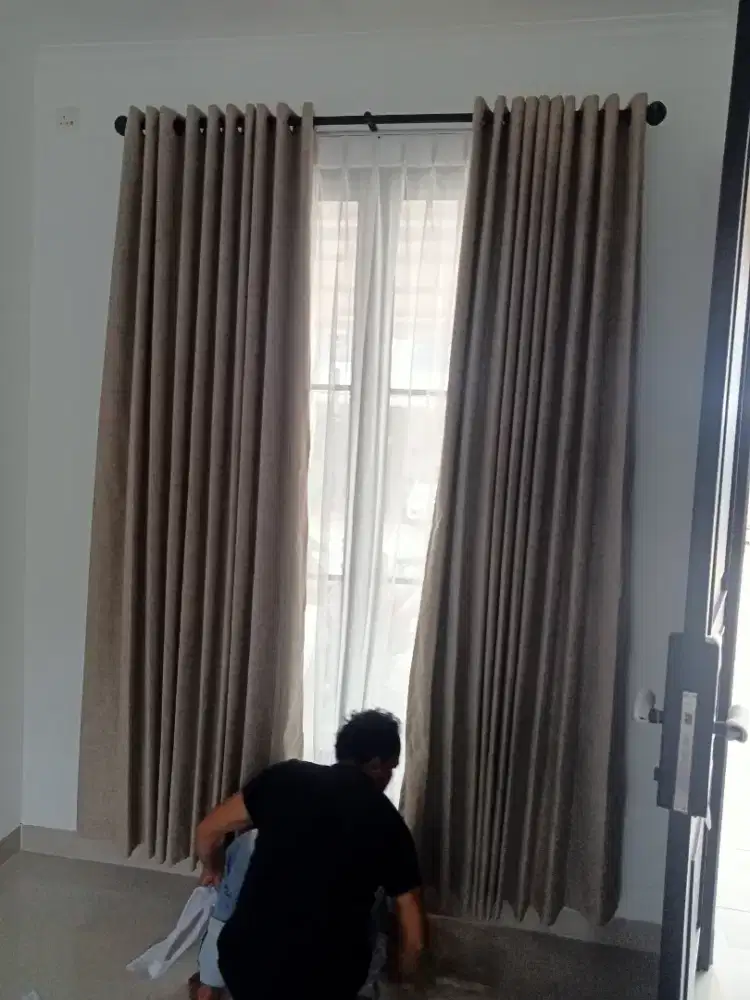 Curtain minimalis antik modern terbaru terbuat dari bahan blackout