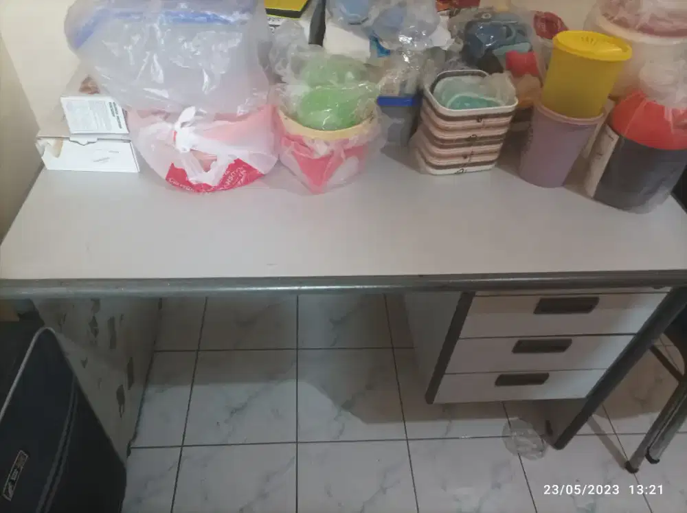 Dijual Meja belajar anak/kerja seken