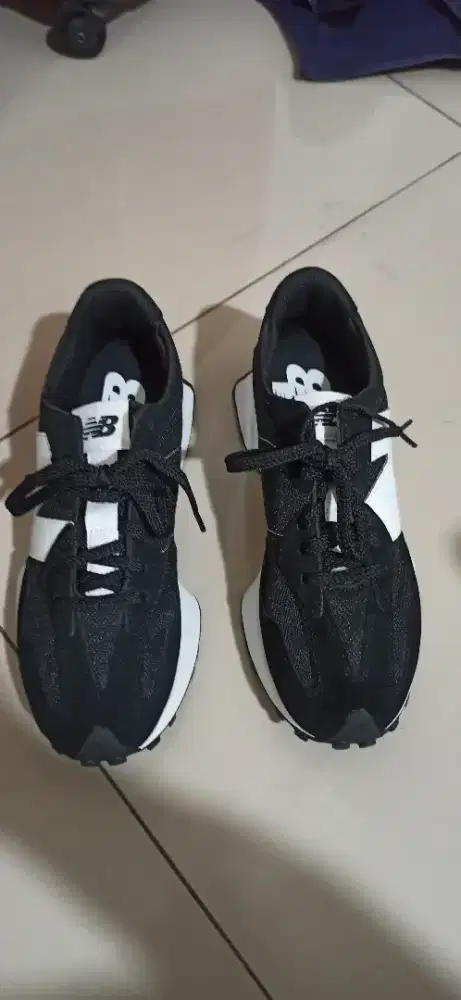 Sepatu New Balance 327