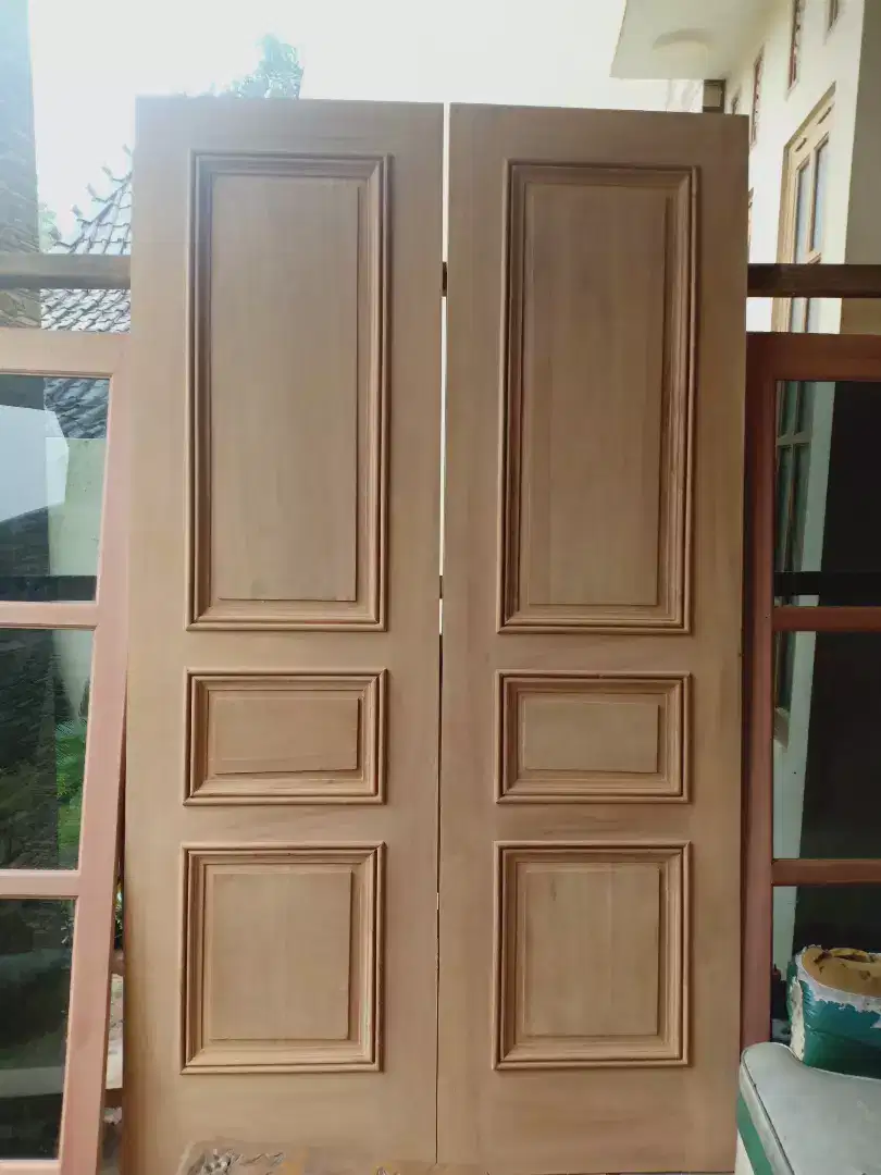 Pintu klasik jati tua