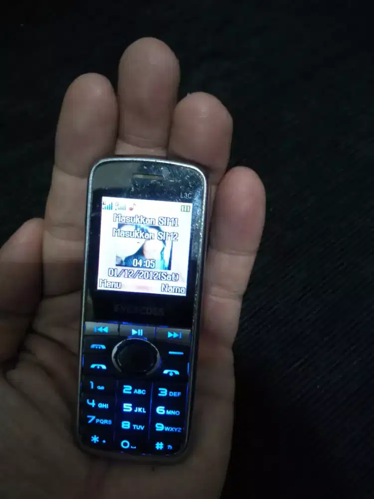 Handphone mini evercoss L3C