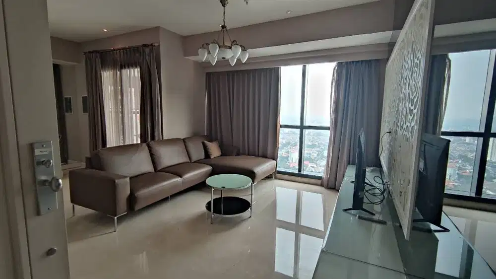 Disewakan apartemen the peak 3BR private lift