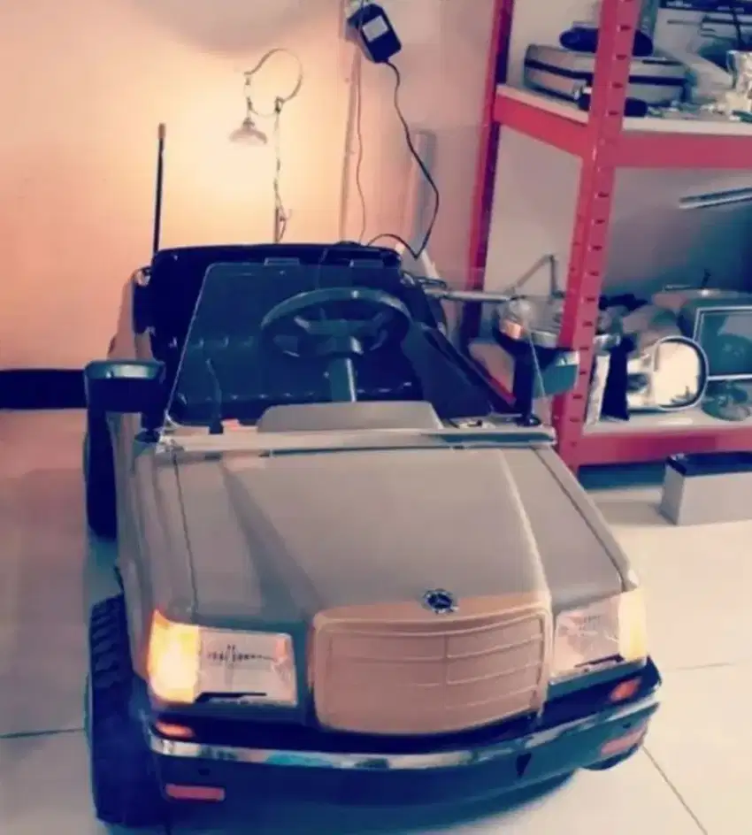 Mobil Aki Mercedes Jadul 1985