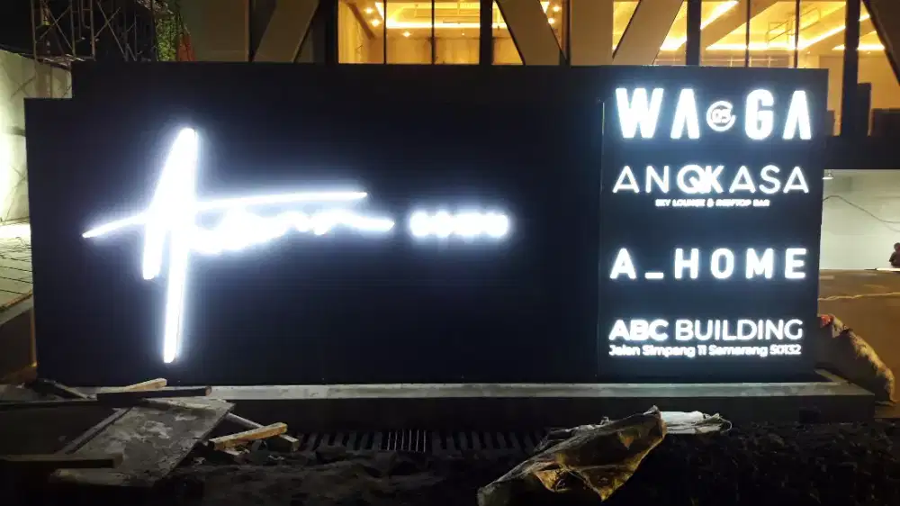 Signage, Totem sign, Huruf Timbul