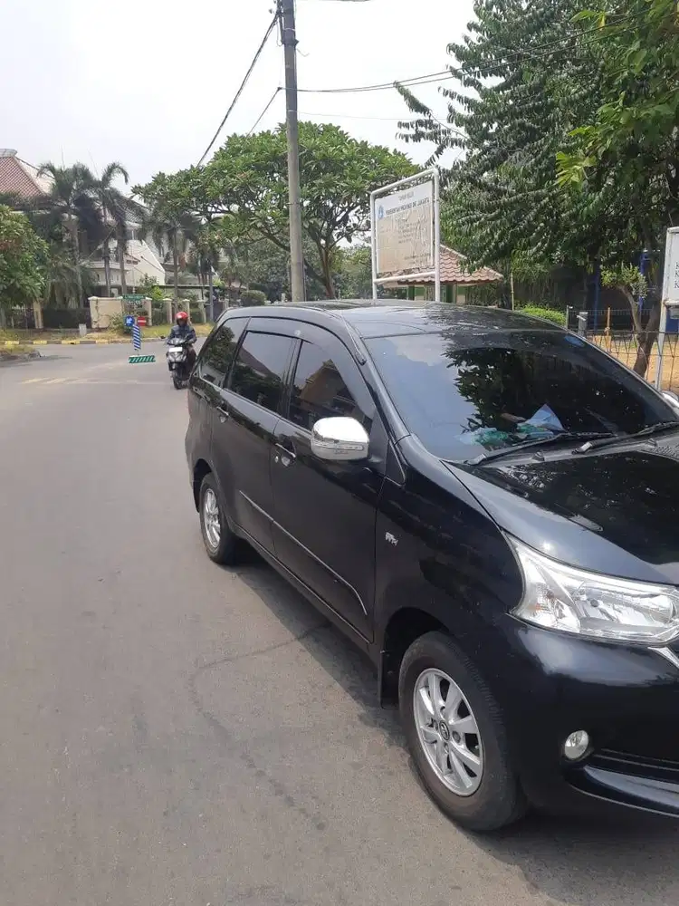 Toyota Avanza G AT 2016:  Kendaraan Keluarga yang Handal dan Terjangkau