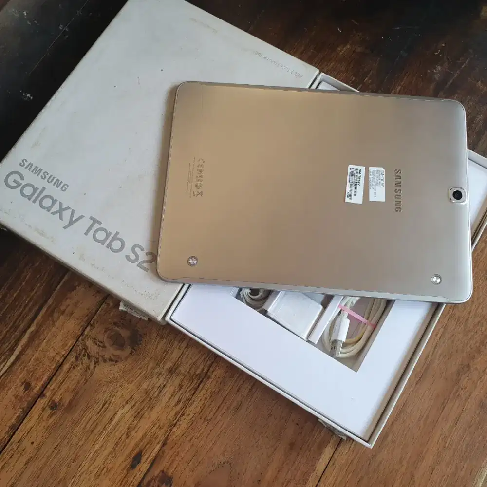 Samsung Tab S2 9.7 4G + Keyboard-Stylus SEIN Galaxy Tab S2 9.7 Gold