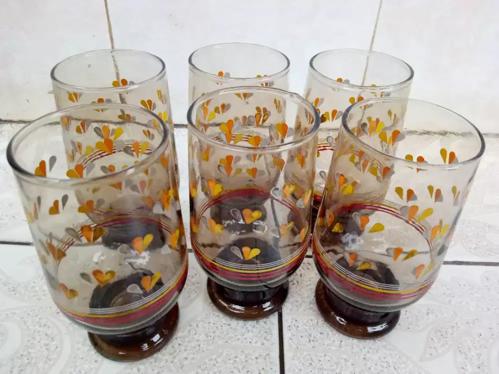 Set cangkir motif love