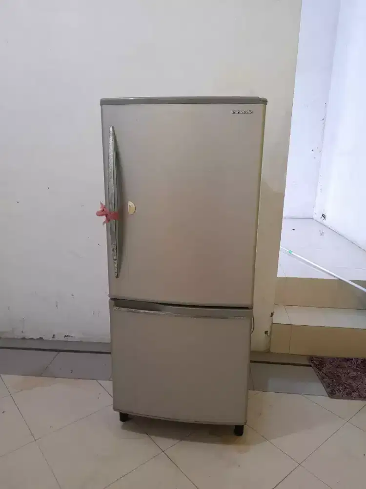 Menerima kulkas rusak/hidup dan segala macam