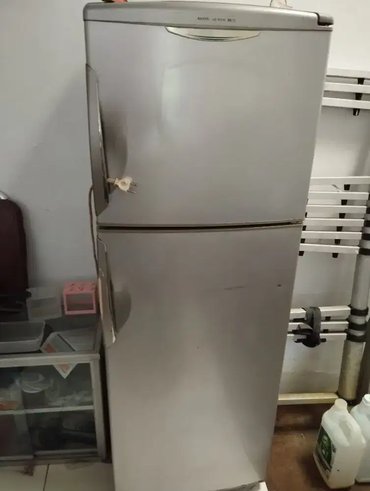 Kulkas Sanyo Royal