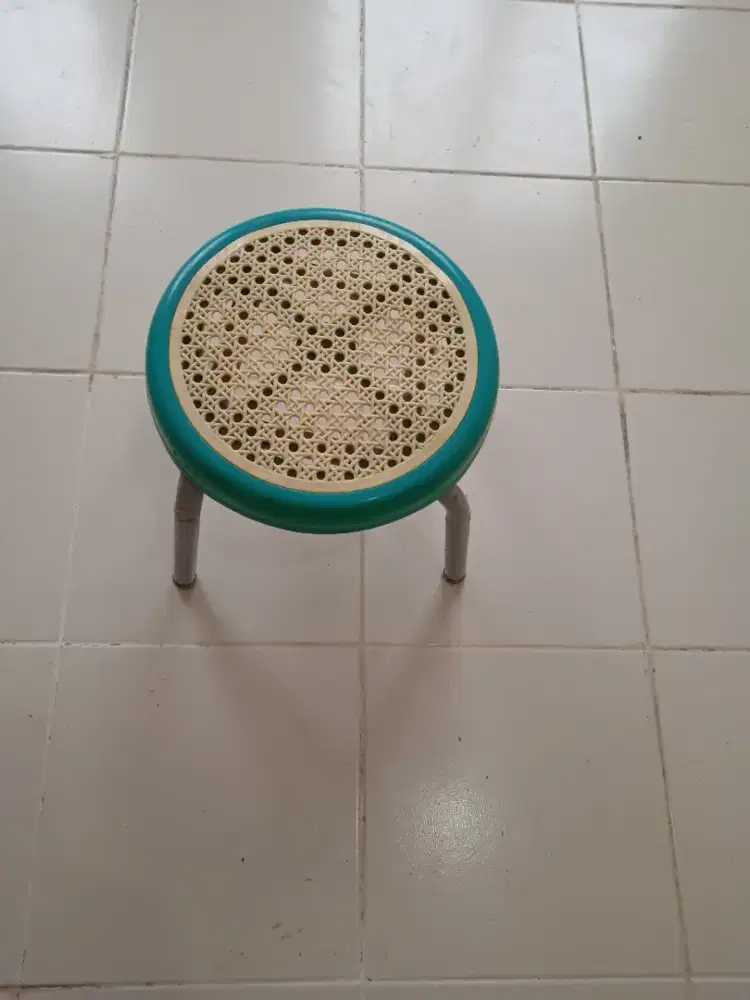 Bangku jongkok Bulat