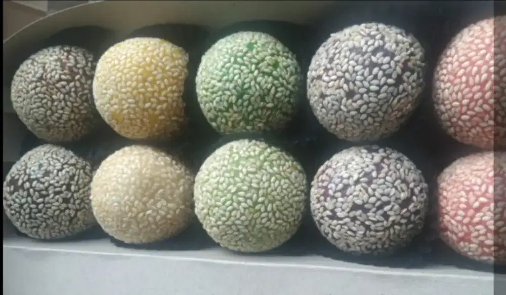 Onde onde rasa coklat, enten enten, kacang hijau, kacang tanah, keju