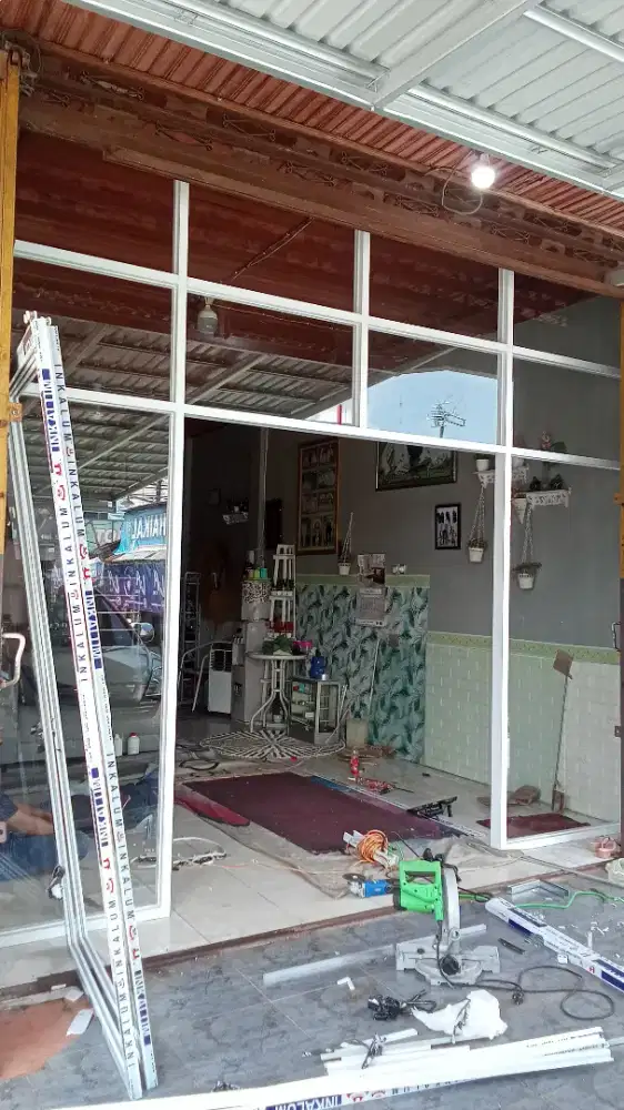 bikin sekat partisi kaca almanium