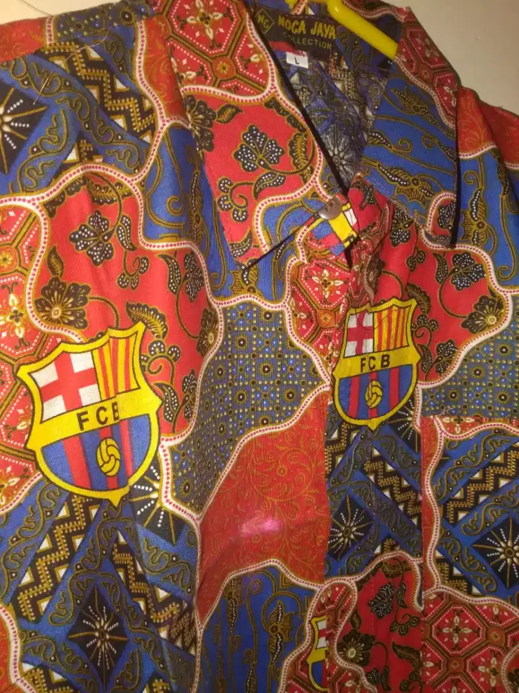 Kemeja Batik desain klub bola Barcelona Barca