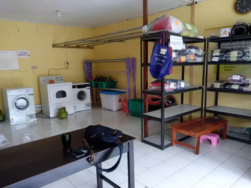 Mesin Pengering, Timbangan Digital,Setrika Uap,Service,Paketan Laundry