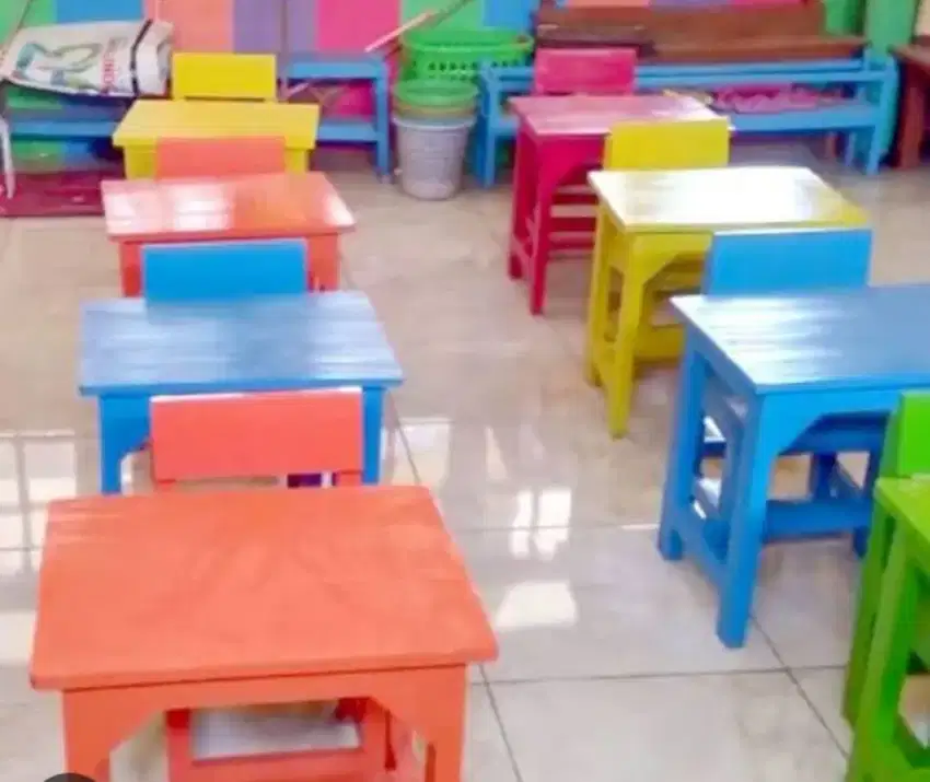 Meja TK untuk anak sekolah