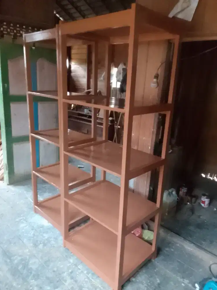 rak jualan atau rak buku