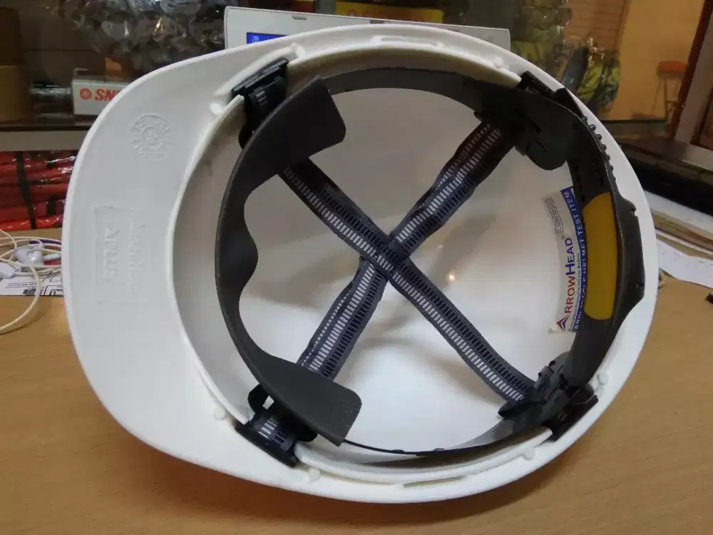 Helm safety proyek SNI